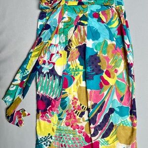 Tie front tropical print skirt.